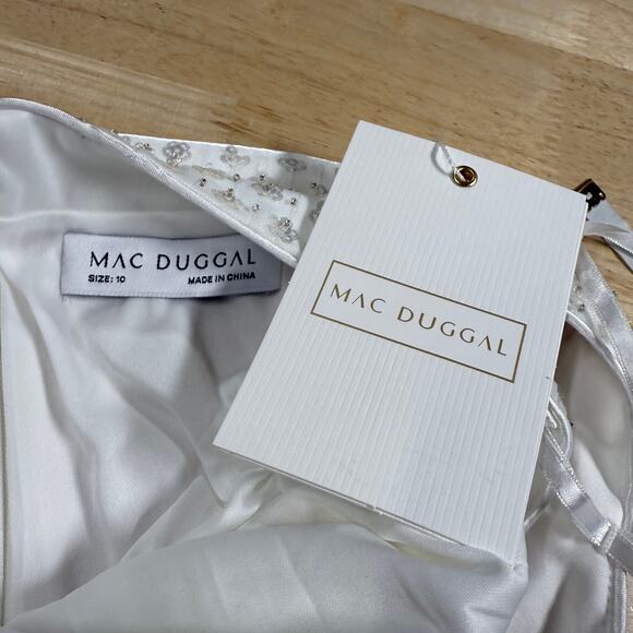 Mac Duggal NWT Floral Sequined Criss Cross Bodice Gown Size 10 White Cutout - Picture 4 of 8